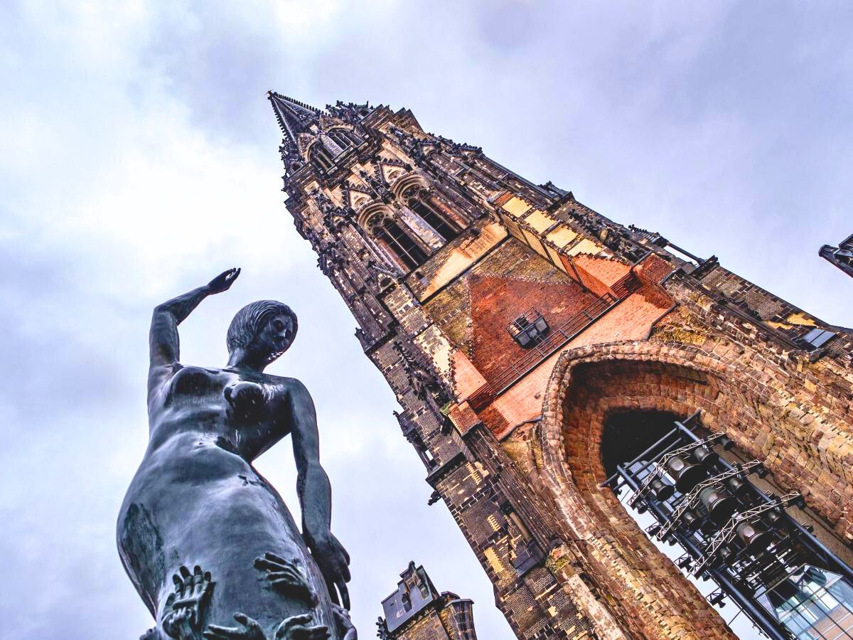 Enthülle die düstere Geschichte Hamburgs, das Mahnmal St. Nikolai