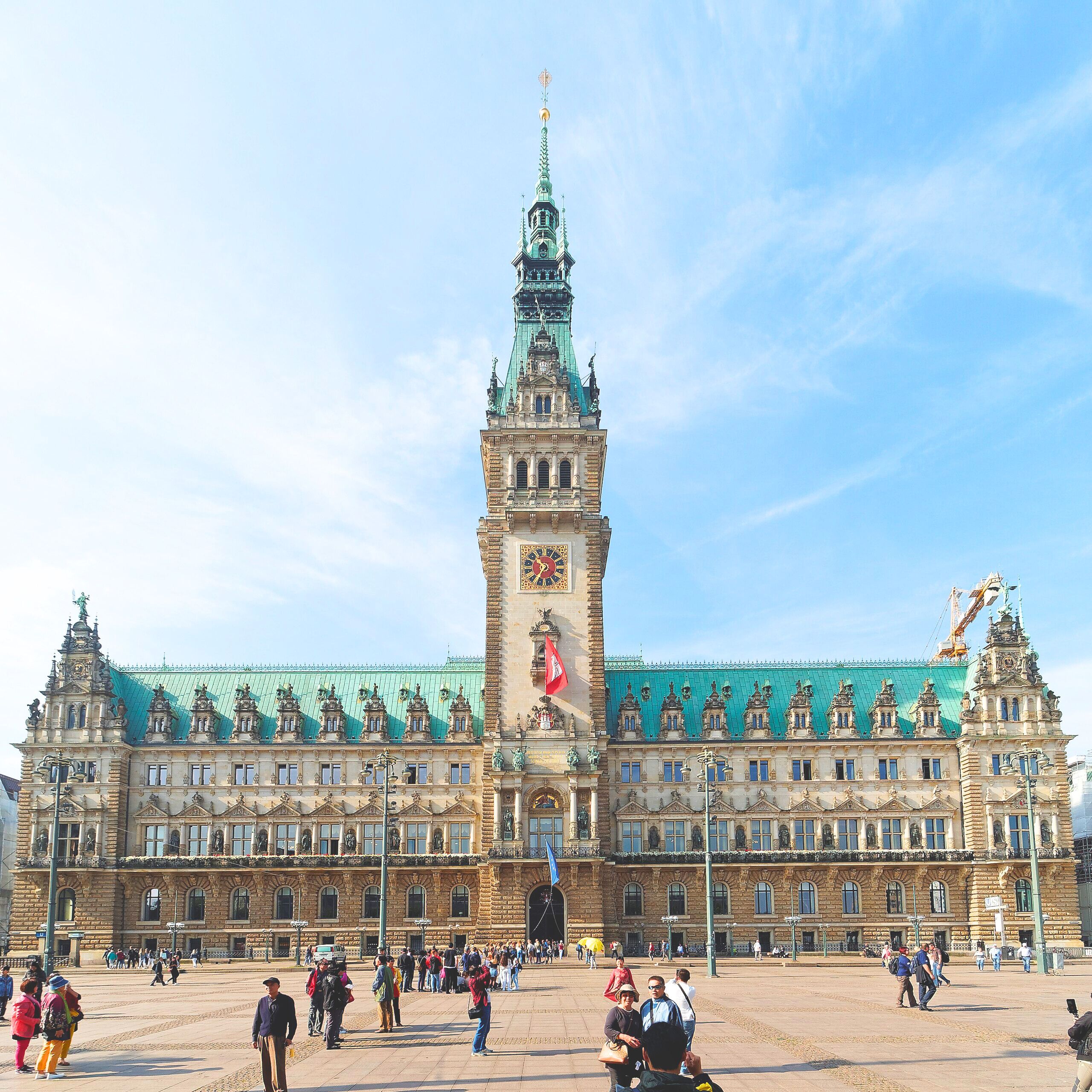 Erkunde den Schlüssel zur Macht beim Hamburger Rathaus