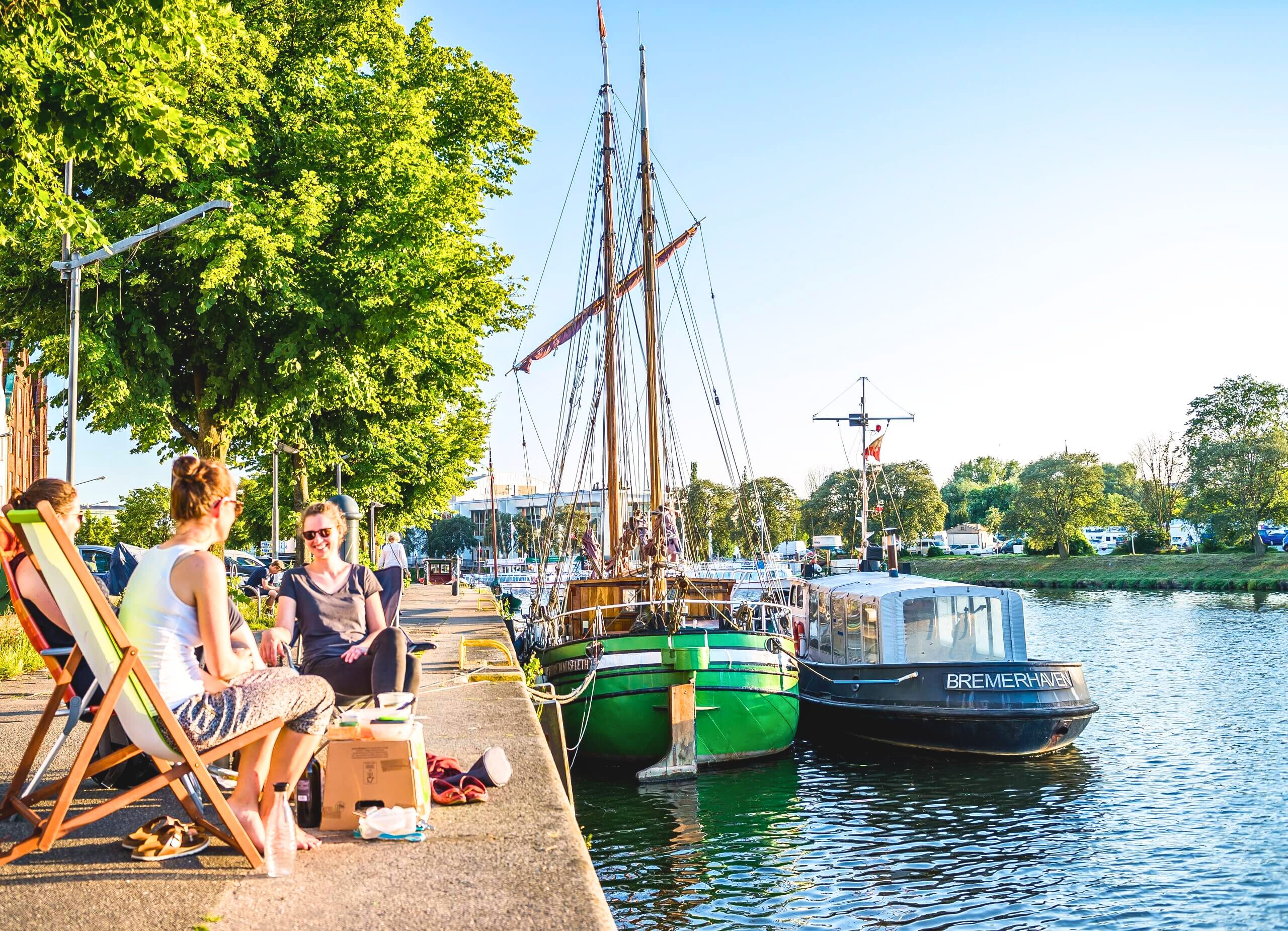 Spaziere durch Hafengeschichte im Museumshafen
