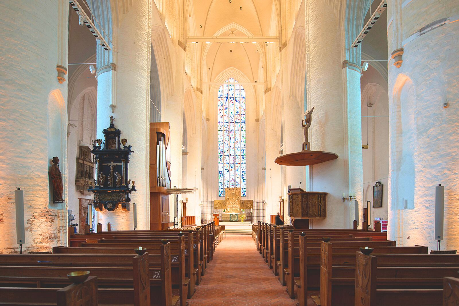 Besichtige die Kirche der Seefahrer und Piraten, Katharinenkirche