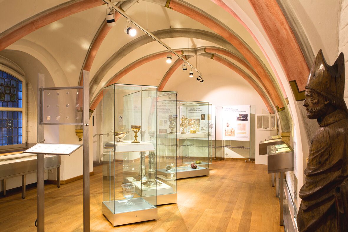 Schau dir die Schätze im Dom-Museum an