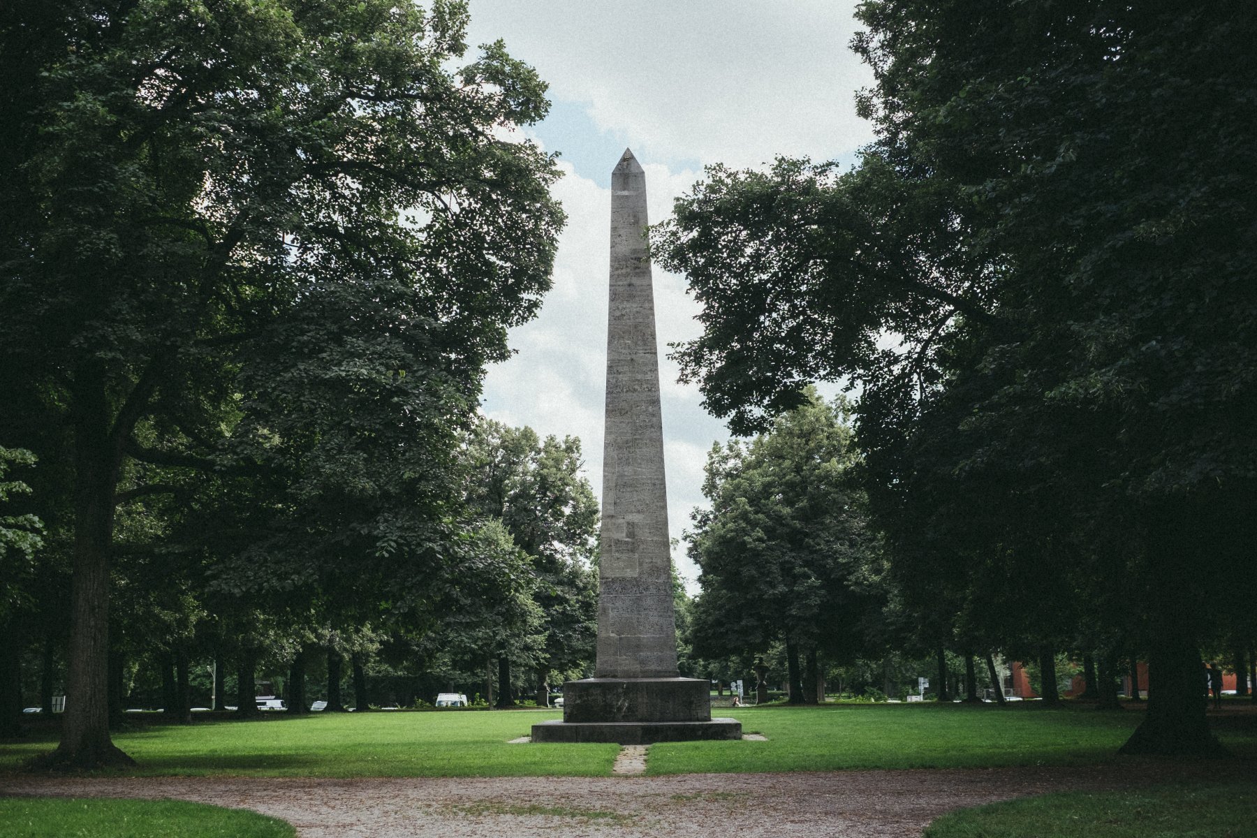Besteige den Schuttberg und genieße die Aussicht